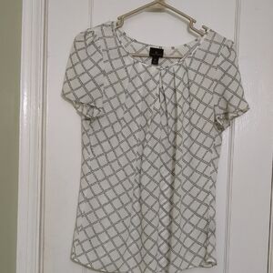 Worthington White And Black Blouse with  Ruched Details